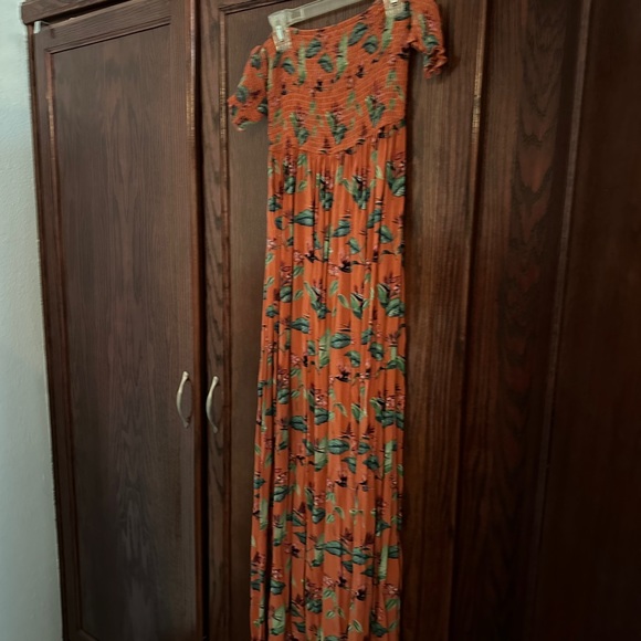 Summer dress - Picture 3 of 3